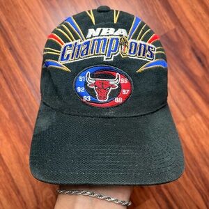 🔥Vintage 1998 Chicago Bulls Championship Hat NBA Champions Locker Room Starter